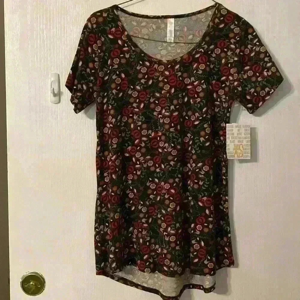 💚 3/$15 New LuLaRoe XS Classic T-Shirt - Picture 2 of 7